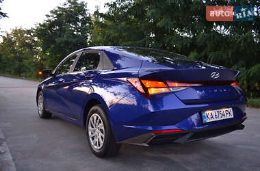 Hyundai Elantra 2021