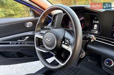 Седан Hyundai Elantra 2021 в 