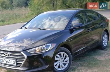 Седан Hyundai Elantra 2017 в Киеве
