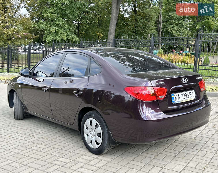 Седан Hyundai Elantra 2008 в Прилуках