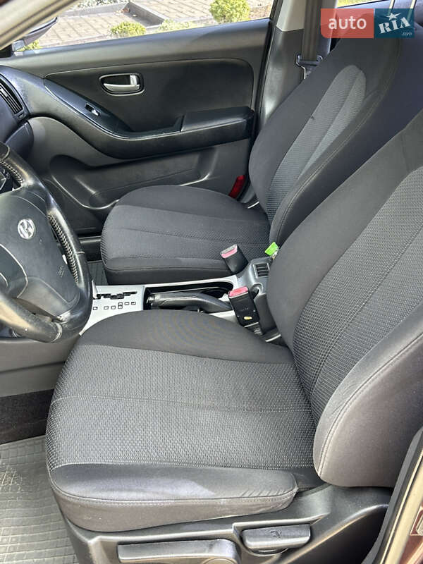 Седан Hyundai Elantra 2008 в Прилуках