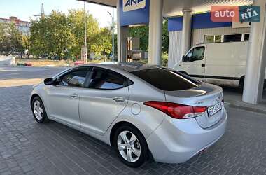 Седан Hyundai Elantra 2012 в 