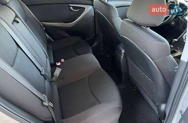 Седан Hyundai Elantra 2012 в 