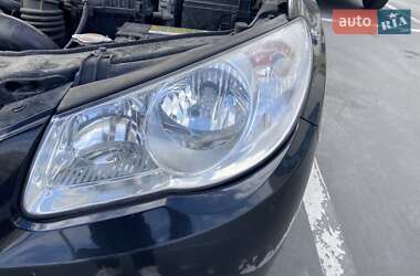 Седан Hyundai Elantra 2008 в  фото 3 Седан Hyundai Elantra 2008 в