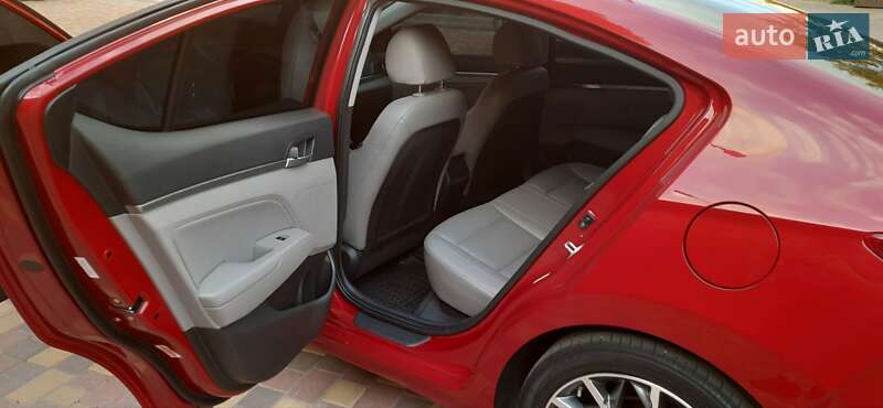Седан Hyundai Elantra 2020 в Виннице