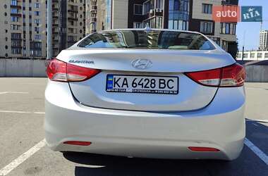 Седан Hyundai Elantra 2012 в 
