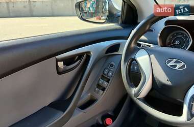 Седан Hyundai Elantra 2012 в 