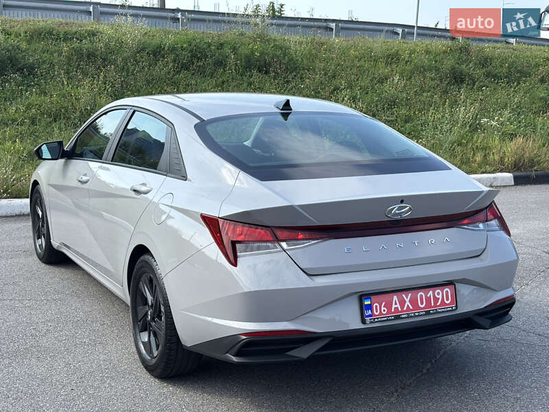 Седан Hyundai Elantra 2021 в Киеве