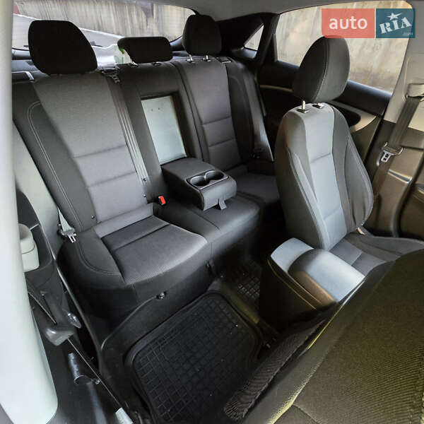 Хэтчбек Hyundai Elantra 2013 в Виннице