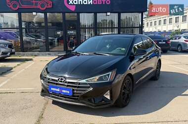 Седан Hyundai Elantra 2019 в Киеве