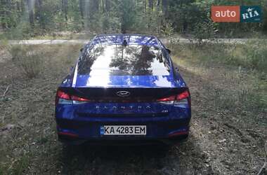 Седан Hyundai Elantra 2021 в 