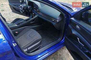 Седан Hyundai Elantra 2021 в 