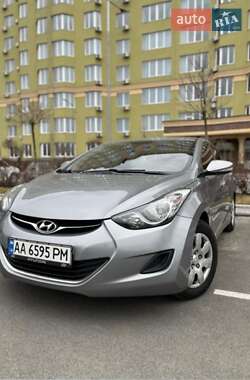 Седан Hyundai Elantra 2013 в 