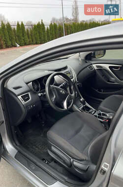 Седан Hyundai Elantra 2013 в 