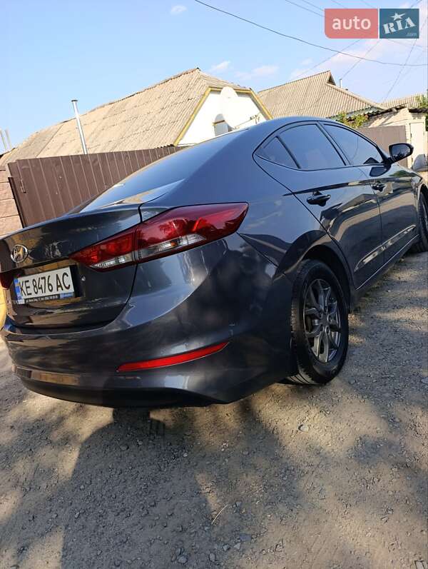 Седан Hyundai Elantra 2017 в Днепре