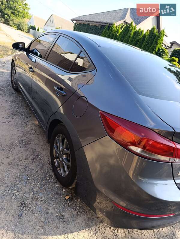 Седан Hyundai Elantra 2017 в Днепре