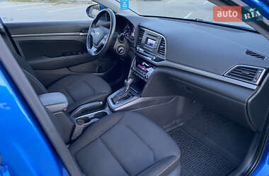Седан Hyundai Elantra 2016 в 