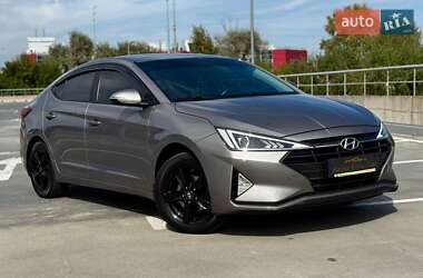 Hyundai Elantra 2020