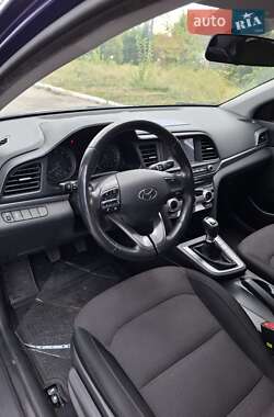 Седан Hyundai Elantra 2019 в 
