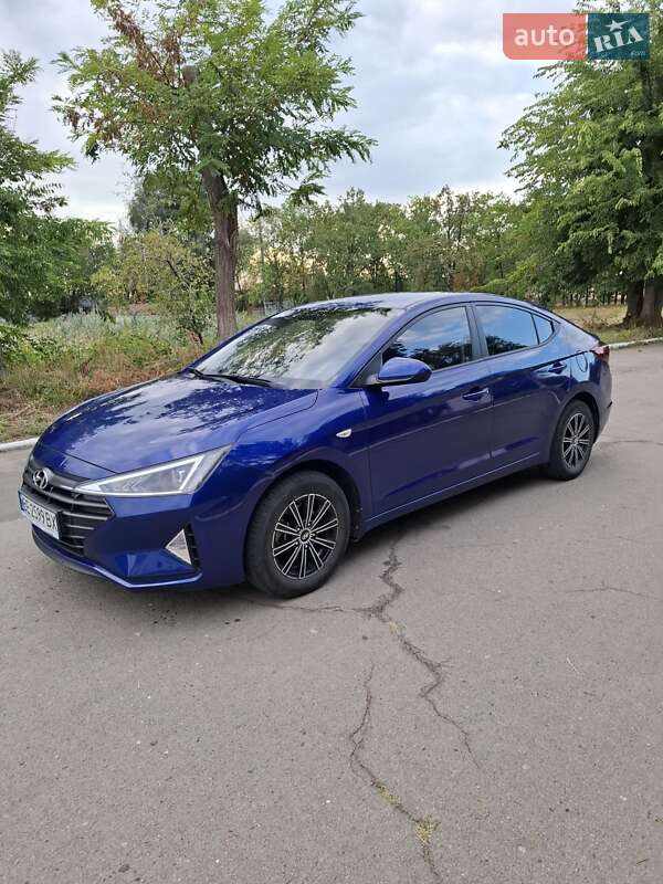 Седан Hyundai Elantra 2019 в Николаеве