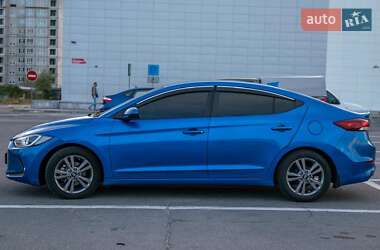 Седан Hyundai Elantra 2017 в 