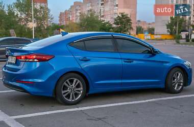Седан Hyundai Elantra 2017 в 