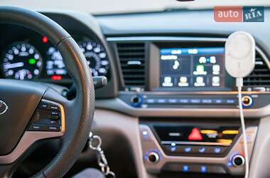 Седан Hyundai Elantra 2017 в 