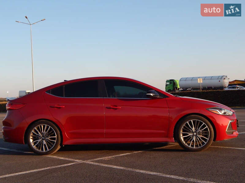 Седан Hyundai Elantra 2018 в Львове