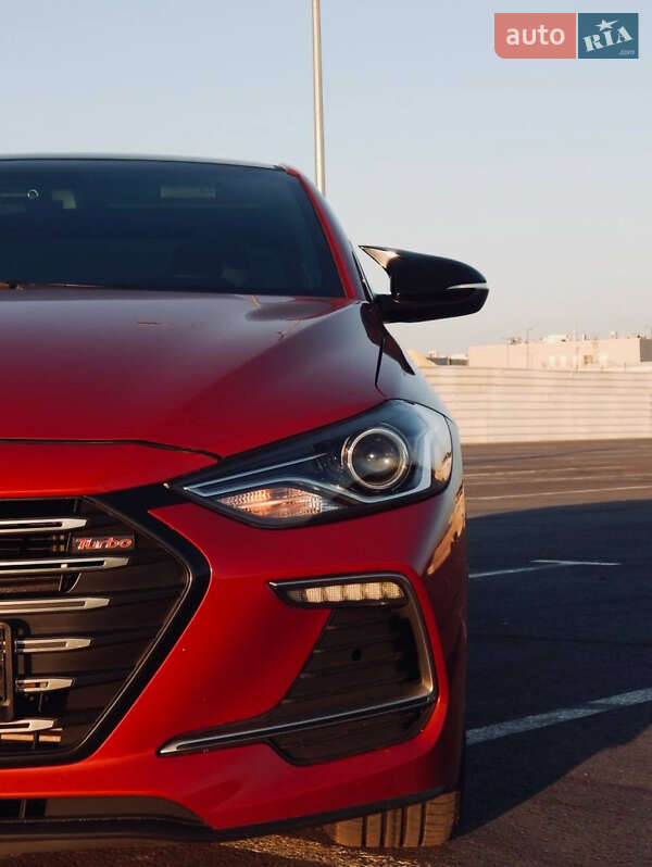 Седан Hyundai Elantra 2018 в Львове