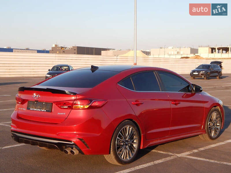 Седан Hyundai Elantra 2018 в Львове