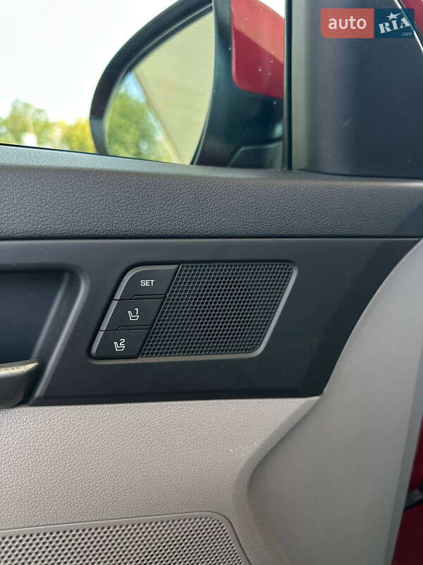 Седан Hyundai Elantra 2016 в Днепре