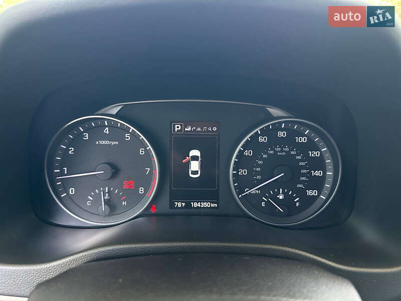 Седан Hyundai Elantra 2016 в Днепре