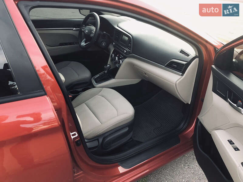 Седан Hyundai Elantra 2019 в Одессе
