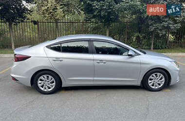Седан Hyundai Elantra 2018 в 