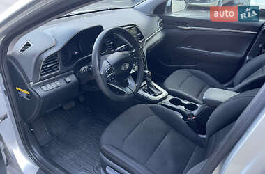 Седан Hyundai Elantra 2018 в 