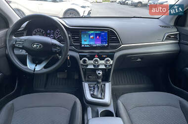 Седан Hyundai Elantra 2018 в 