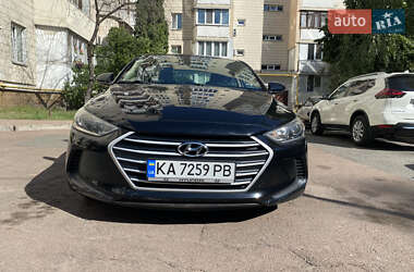 Седан Hyundai Elantra 2017 в Киеве