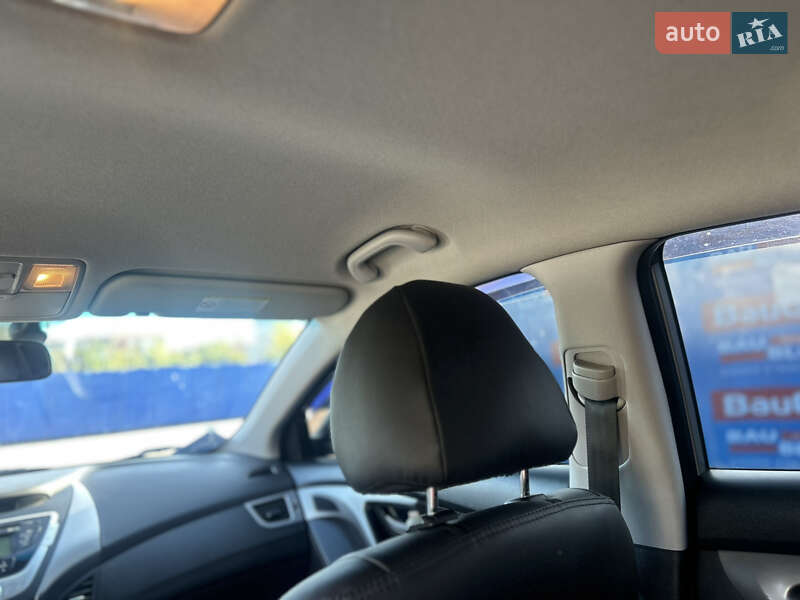 Седан Hyundai Elantra 2011 в Прилуках