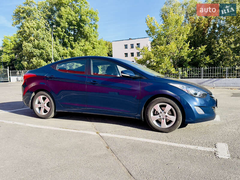 Седан Hyundai Elantra 2012 в Кропивницком