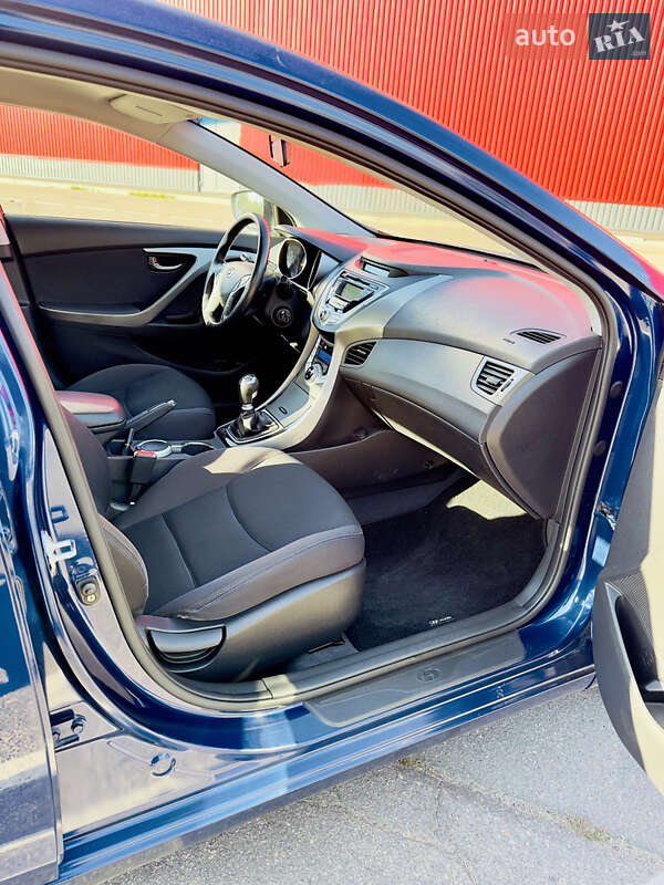 Седан Hyundai Elantra 2012 в Кропивницком