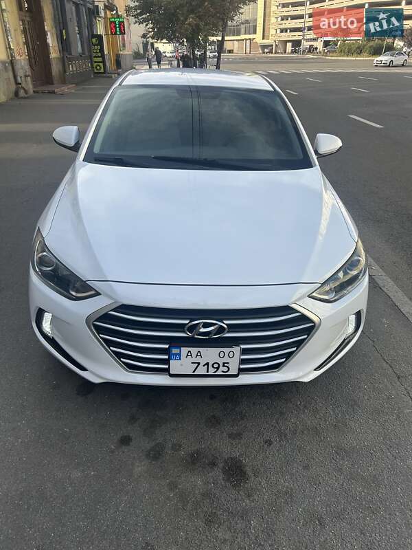 Hyundai Elantra 2016