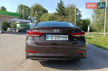 Седан Hyundai Elantra 2018 в 