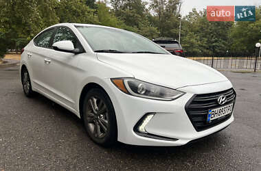 Седан Hyundai Elantra 2016 в 