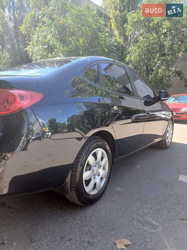 Седан Hyundai Elantra 2008 в Николаеве