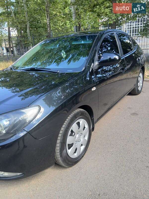 Седан Hyundai Elantra 2008 в Николаеве