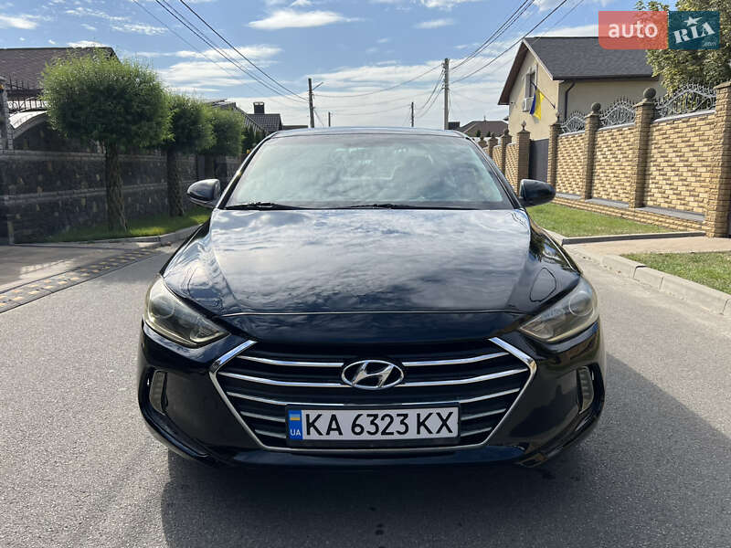 Седан Hyundai Elantra 2017 в Киеве