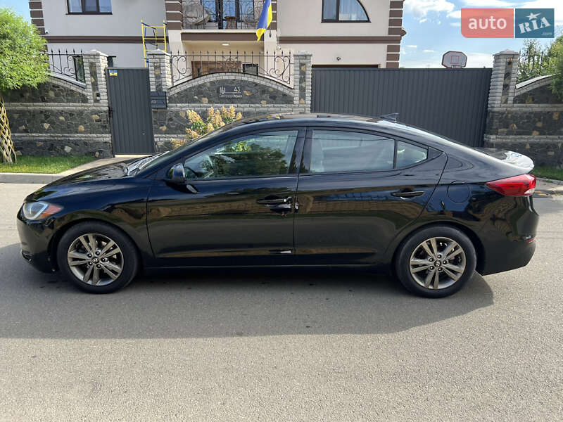 Седан Hyundai Elantra 2017 в Киеве