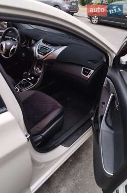 Седан Hyundai Elantra 2011 в 