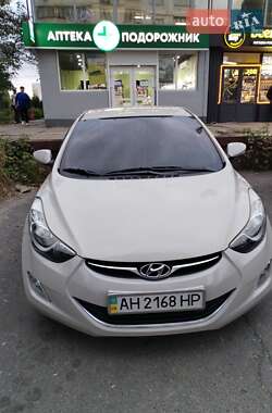 Hyundai Elantra 2011