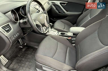 Седан Hyundai Elantra 2013 в 